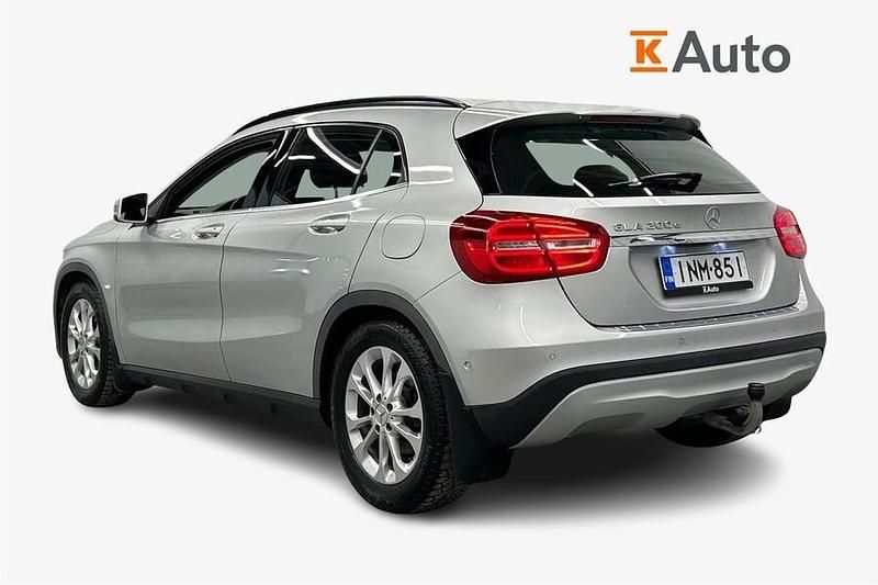 Käytetty Mercedes GLA200 Business 136 HP (100 kW) 2017 Harmaa Katumaasturi