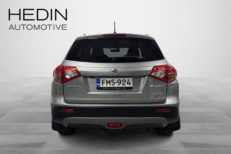 Käytetty Suzuki Vitara 140 HP (102 kW) 2017 Harmaa Viistoperä