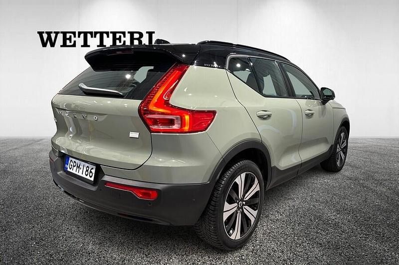 Käytetty Volvo XC40 Plus 169 kW (231 HP) 2023 Vihreä Katumaasturi