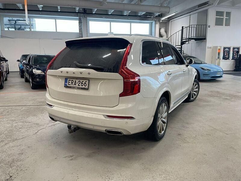 Käytetty Volvo XC90 Inscription 235 HP (172 kW) 2019 Katumaasturi
