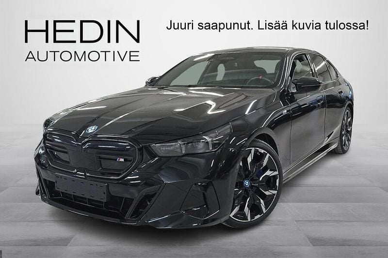 Käytetty BMW i5 Comfort Edition 442 kW (601 HP) 2025 Musta Sedan