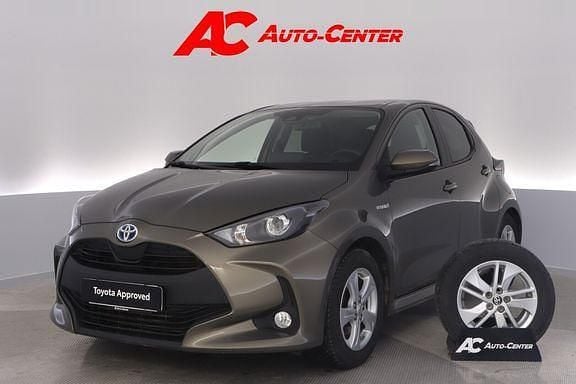 Käytetty Toyota Yaris Active 114 HP (83 kW) 2021 6x1 oxide bronze Viistoperä
