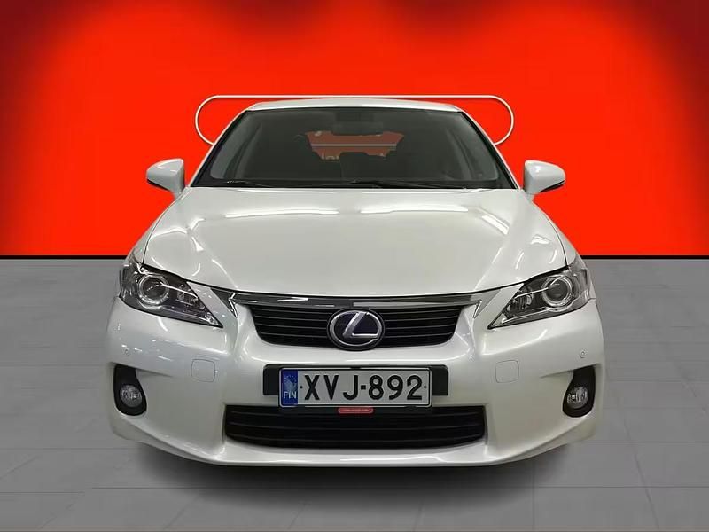 Käytetty Lexus CT200h 2013