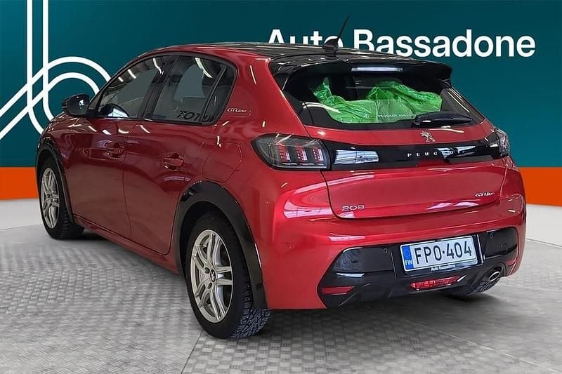 Käytetty Peugeot 208 GT-line 101 HP (74 kW) 2021 Viistoperä