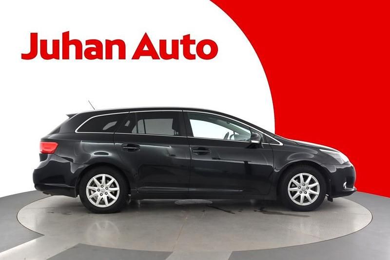 Käytetty Toyota Avensis Multidrive S 147 HP (108 kW) 2012 Musta Farmari