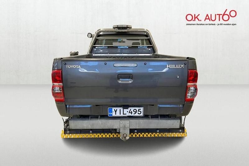 Käytetty Toyota HiLux 144 HP (105 kW) 2014 Nouto