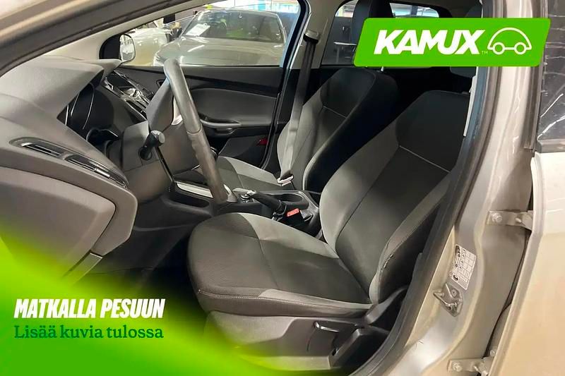 Käytetty Ford Focus Trend 105 HP (77 kW) 2011 Hopea / harmaa Farmari
