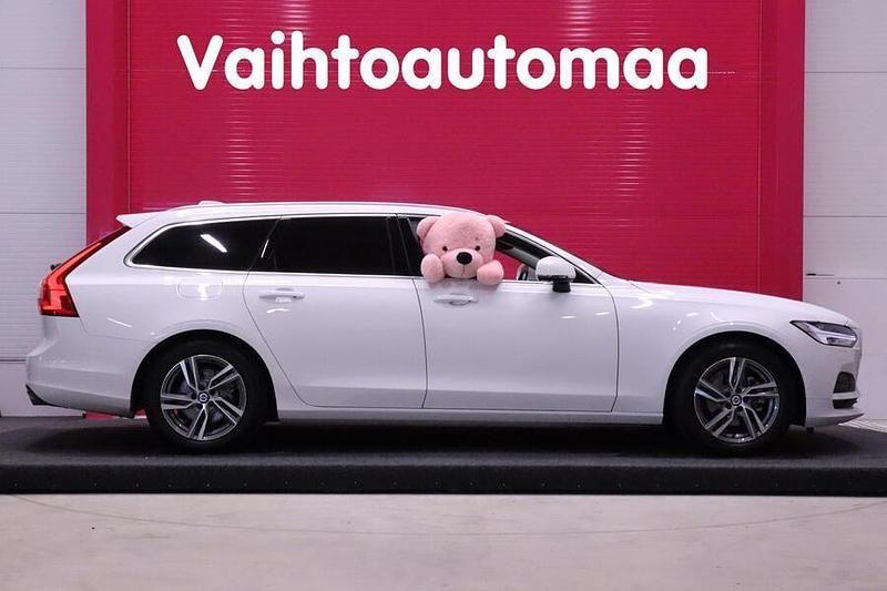 Käytetty Volvo V90 Momentum 150 HP (110 kW) 2018 Farmari