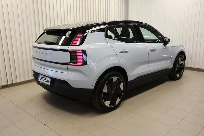 Käytetty Volvo EX30 Ultra 200 kW (272 HP) 2024 Sininen Katumaasturi