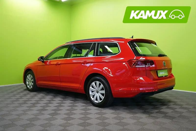 Käytetty VW Passat Business 122 HP (89 kW) 2023 Punainen Farmari