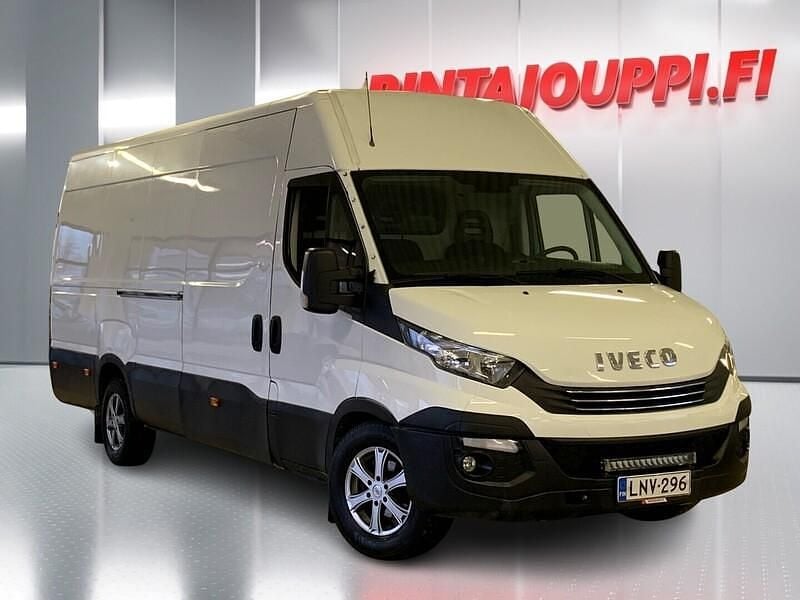Käytetty Iveco Daily 180 HP (132 kW) 2017 Van