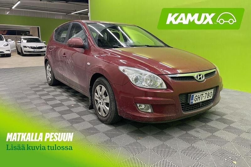 Käytetty 2009 Hyundai i30 Comfort Tila-auto | 7 490 € (Perustarjous) - Kuva 1/3