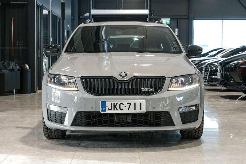 Käytetty Skoda Octavia RS 220 HP (161 kW) 2017 Farmari