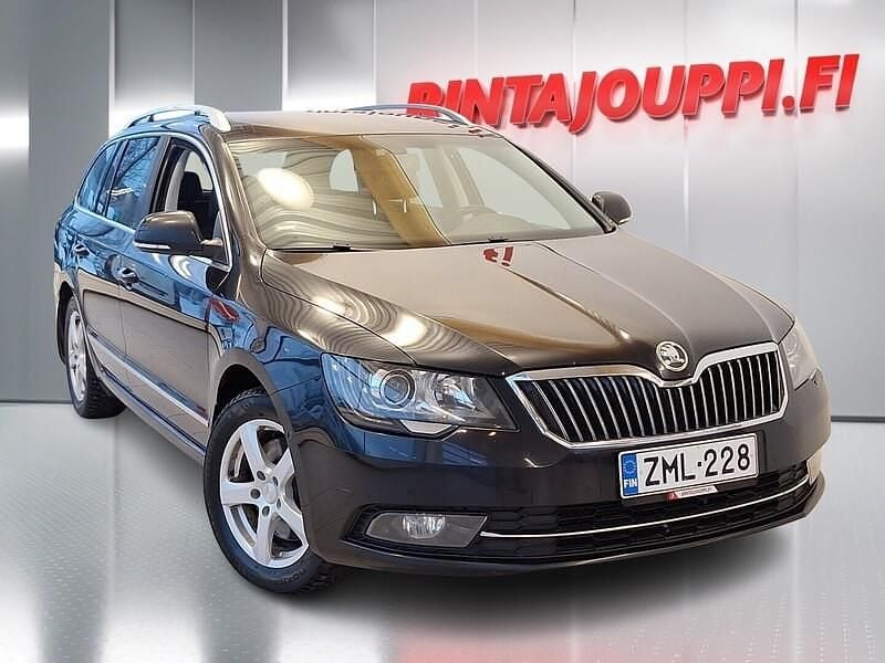 Käytetty Skoda Superb Ambition 170 HP (125 kW) 2014 Musta Farmari