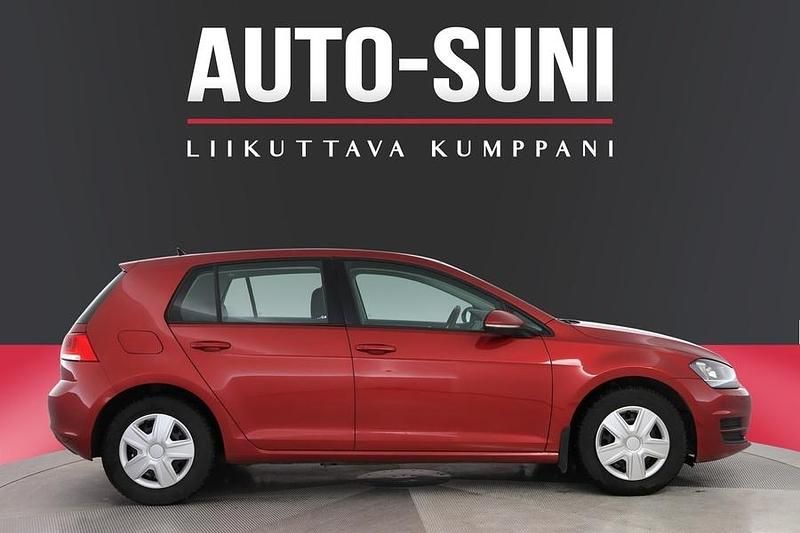 Käytetty VW Golf VII Comfortline 105 HP (77 kW) 2013 Viistoperä