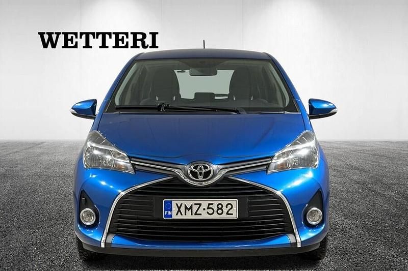 Käytetty Toyota Yaris Active 99 HP (72 kW) 2016 Sininen Viistoperä