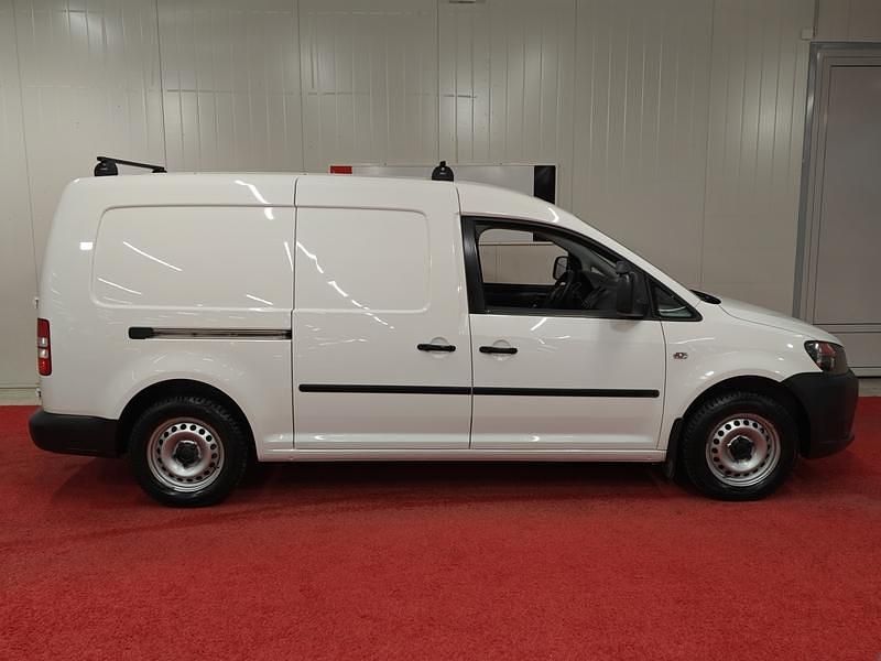 Käytetty VW Caddy 102 HP (75 kW) 2012 Tila-auto