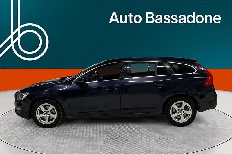 Käytetty Volvo V60 Momentum 152 HP (111 kW) 2016 Farmari