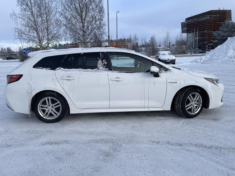 Käytetty Toyota Corolla Business Edition 122 HP (89 kW) 2020 Valkoinen Farmari