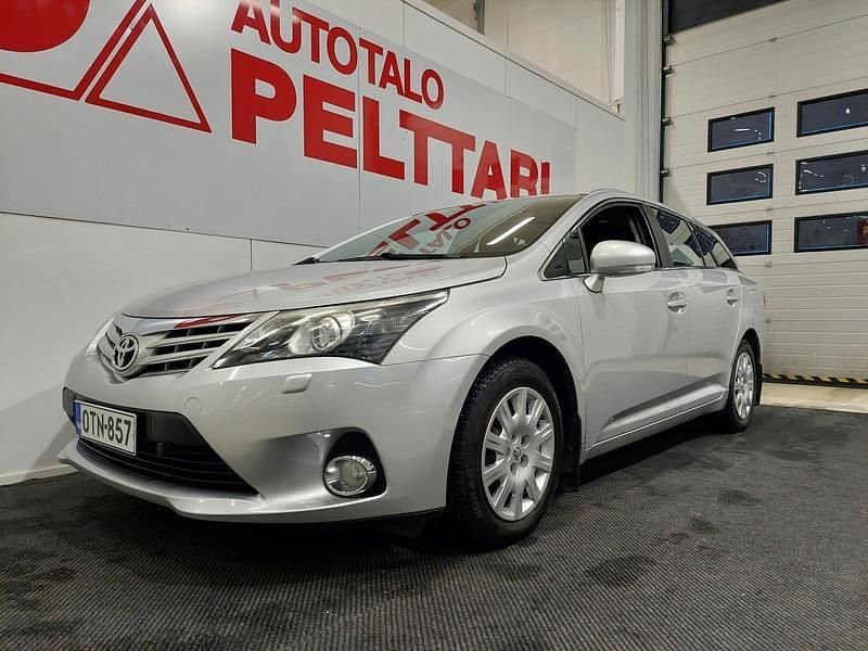 Hopea Käytetty 2012 Toyota Avensis Multidrive S Farmari | 12 490 € (Hieman kallis) - Kuva 1/4