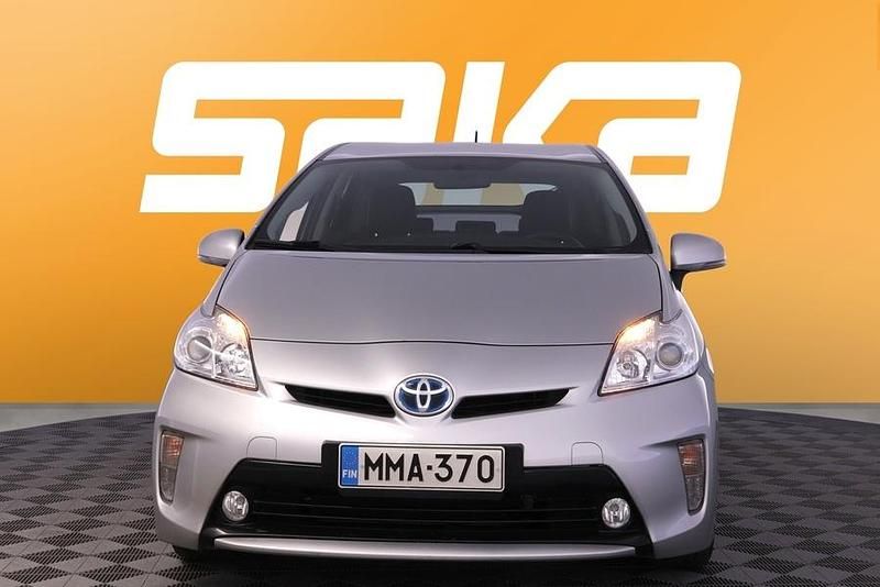 Käytetty Toyota Prius Active 99 HP (72 kW) 2015 Viistoperä