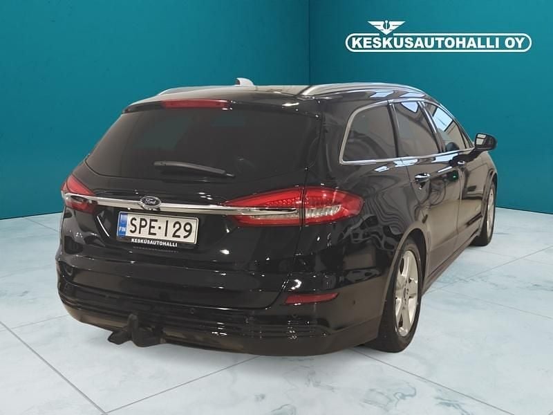 Käytetty Ford Mondeo Titanium 186 HP (136 kW) 2020 Musta Farmari