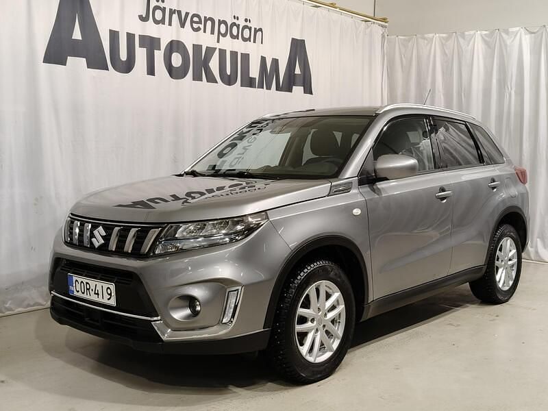 Harmaa Käytetty 2020 Suzuki Vitara GL Viistoperä | 19 680 € (Hyvä tarjous) - Kuva 1/4
