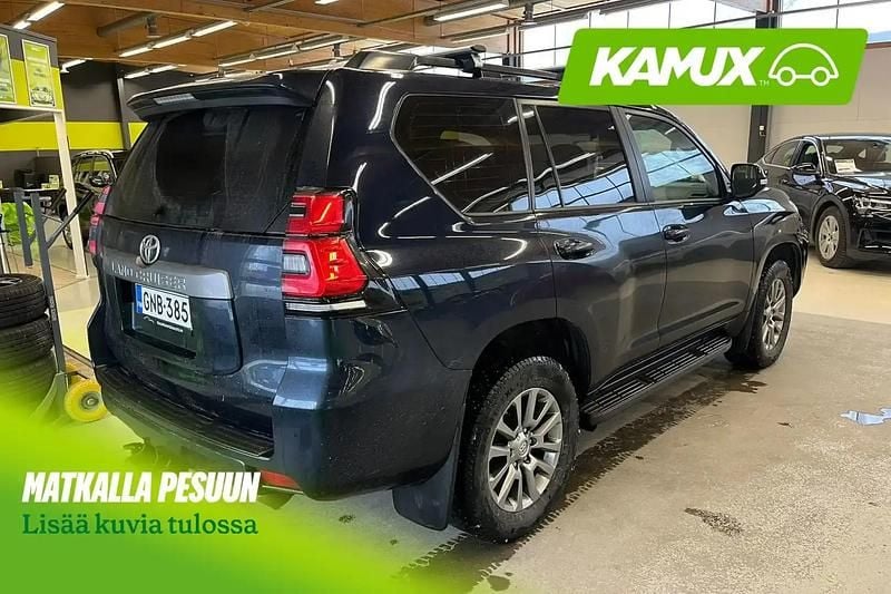 Käytetty Toyota Land Cruiser 177 HP (130 kW) 2018 Musta Katumaasturi