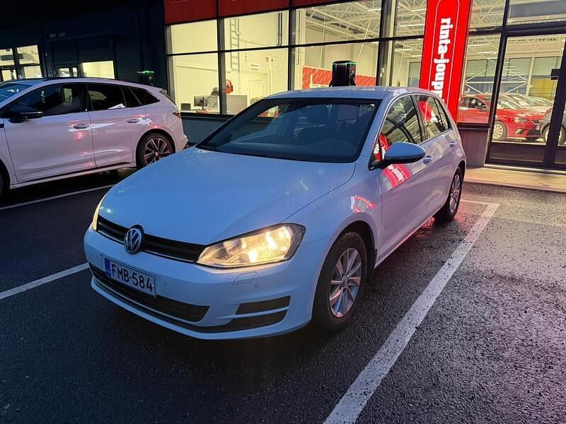 Käytetty 2016 VW Golf VII Comfortline Viistoperä | 13 490 € (Perustarjous) - Kuva 1/3