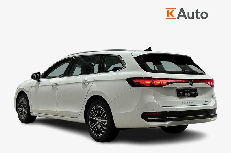 Käytetty VW Passat Business 272 HP (200 kW) 2025 Valkoinen Farmari