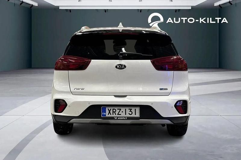 Käytetty Kia Niro Platinum 140 HP (102 kW) 2021 Valkoinen Katumaasturi
