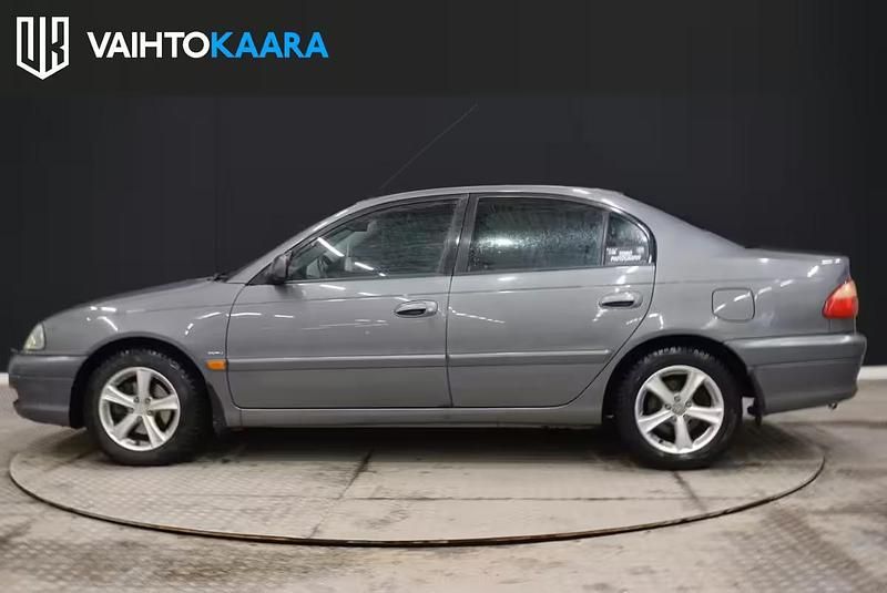 Käytetty Toyota Avensis Sol 200 HP (147 kW) 2002 Sedan