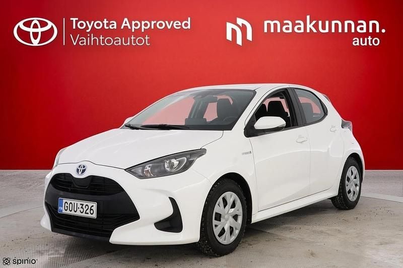Käytetty Toyota Yaris Hybrid Active 116 HP (85 kW) 2021 Valkoinen Viistoperä
