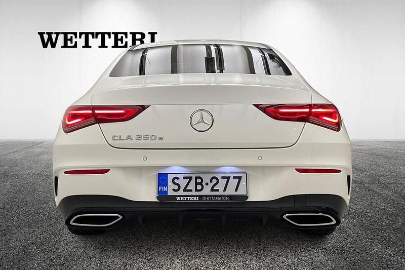 Käytetty Mercedes CLA250e Business 160 HP (117 kW) 2021 Valkoinen Sedan