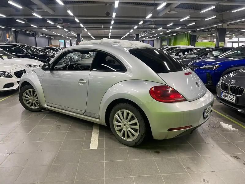 Käytetty VW Beetle 143 HP (105 kW) 2013 Hopea / harmaa Viistoperä