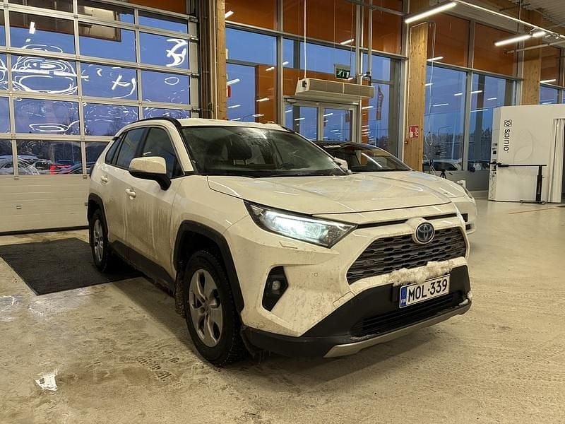 Käytetty Toyota RAV4 Hybrid Edition 178 HP (130 kW) 2022 Katumaasturi