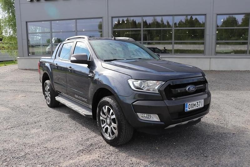 Harmaa Käytetty 2016 Ford Ranger Wildtrack Nouto | 29 900 € (Perustarjous) - Kuva 1/4