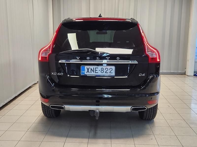 Käytetty Volvo XC60 Business Edition 181 HP (133 kW) 2015 Musta Katumaasturi