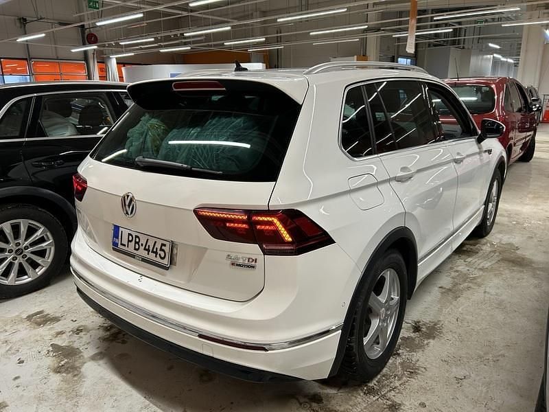 Käytetty VW Tiguan R-line 190 HP (139 kW) 2017 Katumaasturi