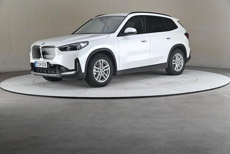 Käytetty 2025 BMW iX1 Katumaasturi | 44 600 € (Perustarjous) - Kuva 1/4