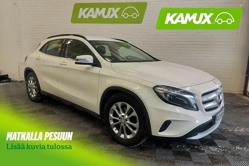 Käytetty Mercedes GLA200 Business 136 HP (100 kW) 2016 Valkoinen Katumaasturi
