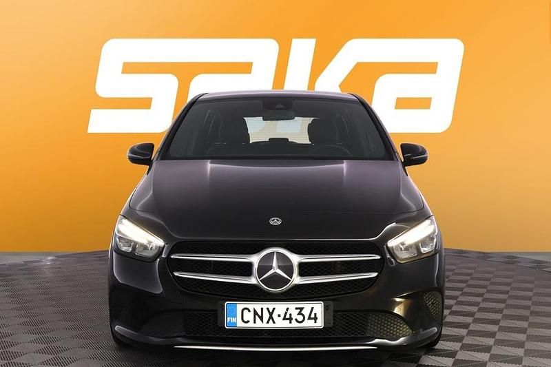Käytetty Mercedes B180 Style 116 HP (85 kW) 2020 Tila-auto