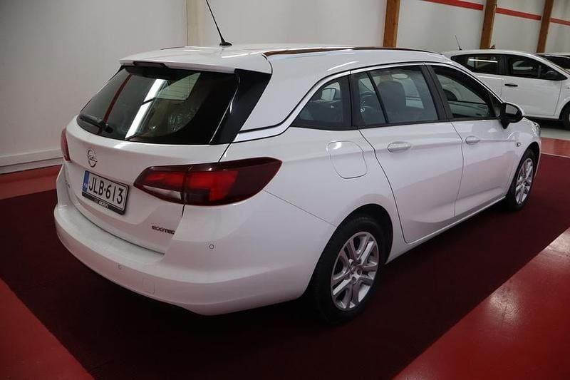 Käytetty Opel Astra Comfort 105 HP (77 kW) 2019 Valkoinen Farmari