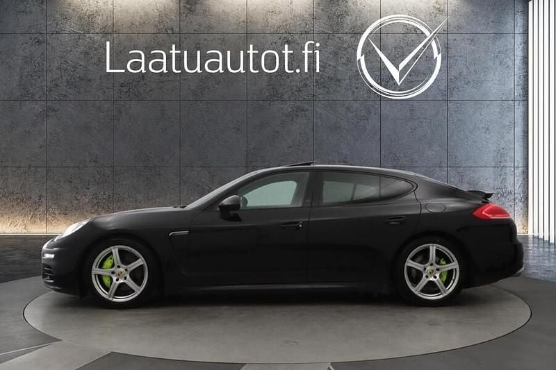 Käytetty Porsche Panamera S E-Hybrid Sport 333 HP (244 kW) 2013 Sedan
