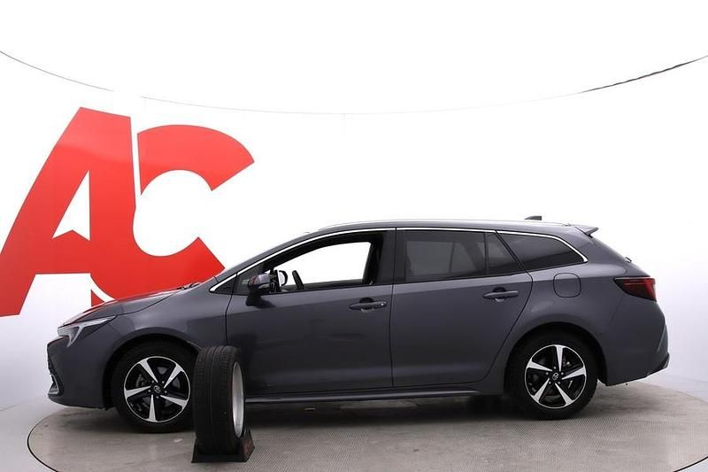 Käytetty Toyota Corolla Active 140 HP (102 kW) 2024 Harmaa Farmari