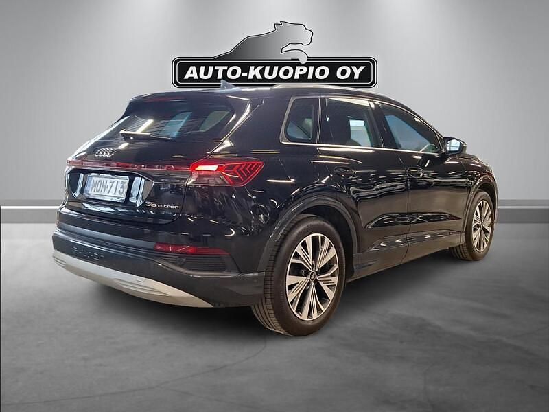 Käytetty Audi Q4 e-tron Advanced 125 kW (170 HP) 2023 Musta Katumaasturi