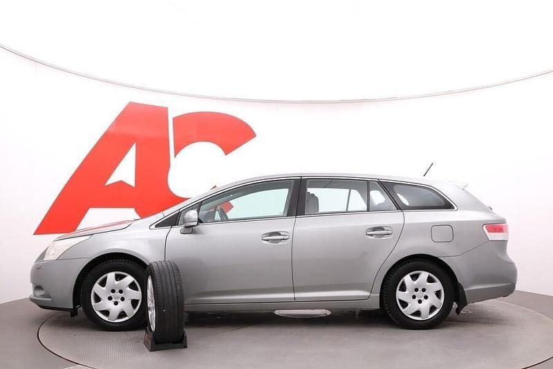 Käytetty Toyota Avensis Sol 147 HP (108 kW) 2009 Harmaa Farmari