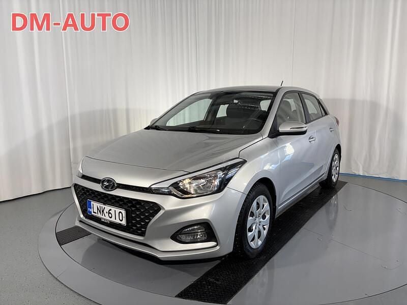 Käytetty Hyundai i20 Comfort 101 HP (74 kW) 2019 Hopea Viistoperä