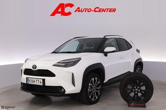 040 valkoinen Käytetty 2025 Toyota Yaris Cross Katumaasturi | 29 390 € (Hyvä tarjous) - Kuva 1/4