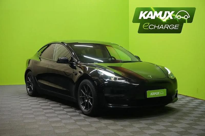 Musta Käytetty 2021 Tesla Model 3 Sedan | 25 850 € (Perustarjous) - Kuva 1/4